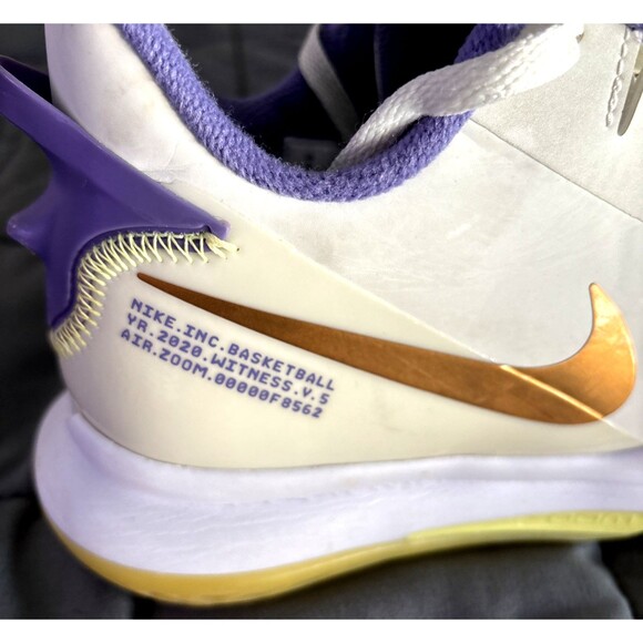 Athletic_Shoes